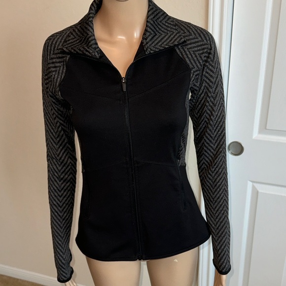 C9 by Champion Jackets & Blazers - C9 by Champion Athletics Black and Gray Patterned Jacket Size XS.